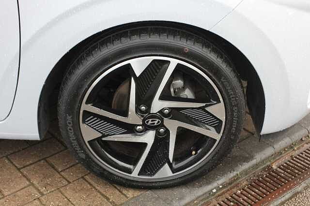 Hyundai i10 1.0 [63] Premium 5dr Auto [Nav]