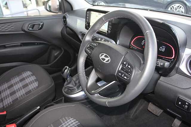 Hyundai i10 1.0 [63] Premium 5dr Auto [Nav]