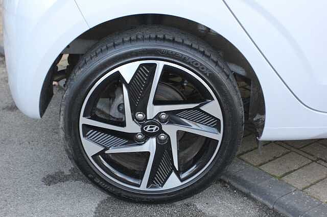 Hyundai i10 1.0 [63] Premium 5dr Auto [Nav]