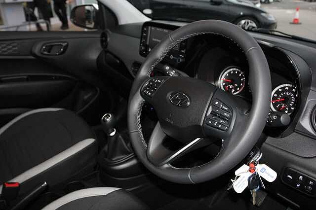 Hyundai i10 1.0 MPi SE Connect 5dr