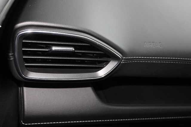 Hyundai Santa Fe 1.6 TGDi Hybrid Ultimate 5dr 4WD Auto