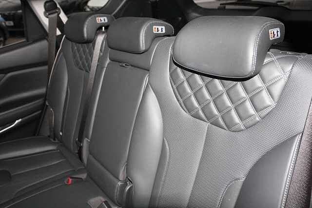 Hyundai Santa Fe 1.6 TGDi Hybrid Ultimate 5dr 4WD Auto