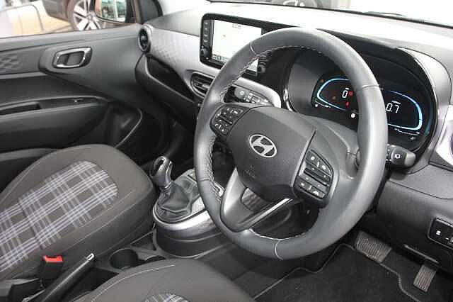 Hyundai i10 1.2 [79] Premium 5dr Auto [Nav]