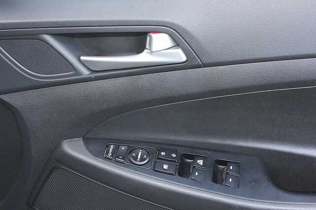 Hyundai TUCSON 1.6 GDi S Connect 5dr 2WD White