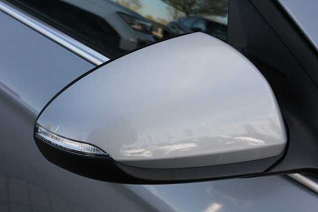 Hyundai Ioniq 1.6 GDi Hybrid Premium 5dr DCT