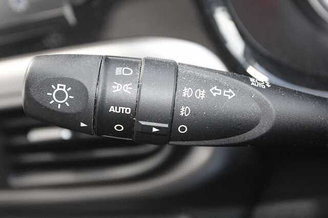 Hyundai i10 1.2 MPi Premium 5dr
