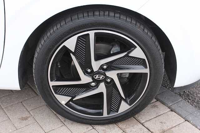 Hyundai i10 1.0 [63] Premium 5dr Auto [Nav]