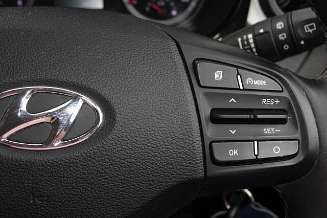Hyundai i10 1.0 MPi Premium 5dr