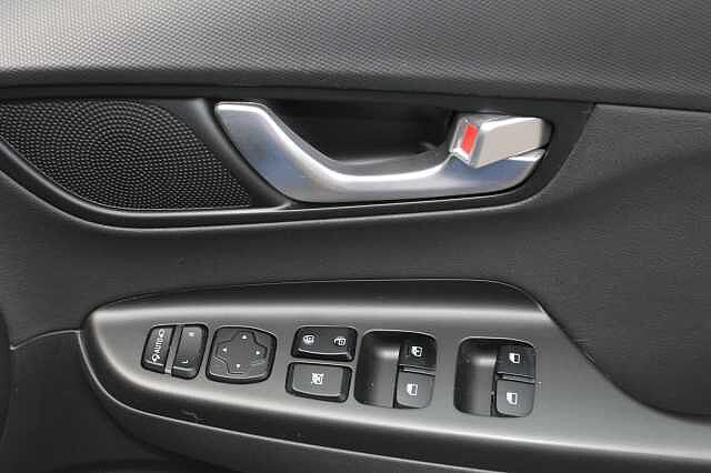 Hyundai KONA 1.6 GDi Hybrid Ultimate 5dr DCT