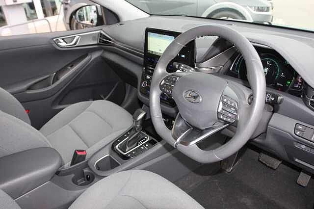 Hyundai IONIQ 1.6 GDi Hybrid Premium 5dr DCT