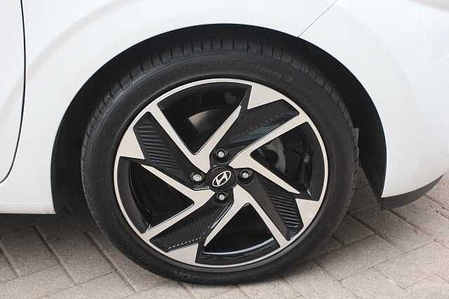 Hyundai i10 1.2 [79] Premium 5dr [Nav]