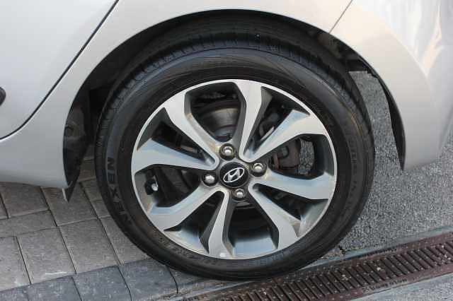 Hyundai i10 1.2 Premium SE 5dr Auto